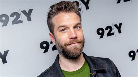 queerty|Comic Anthony Jeselnik opens up about his sexuality — is he a。